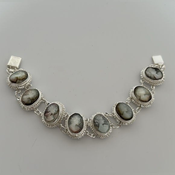 925 Sterling Silver Jewelry - Gorgeous 925 real shells cameo art​​​​ bracelet